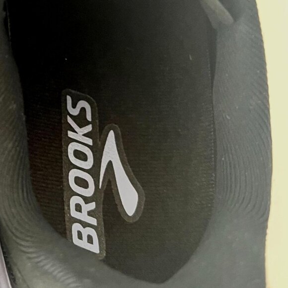 Brooks Launch 9 Black Purple Running Sneakers Women Size 7.5 - Picture 7 of 10